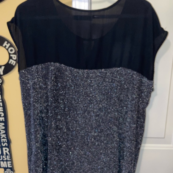 Reitman’s Sleeveless shiny Top💕 - Picture 4 of 9